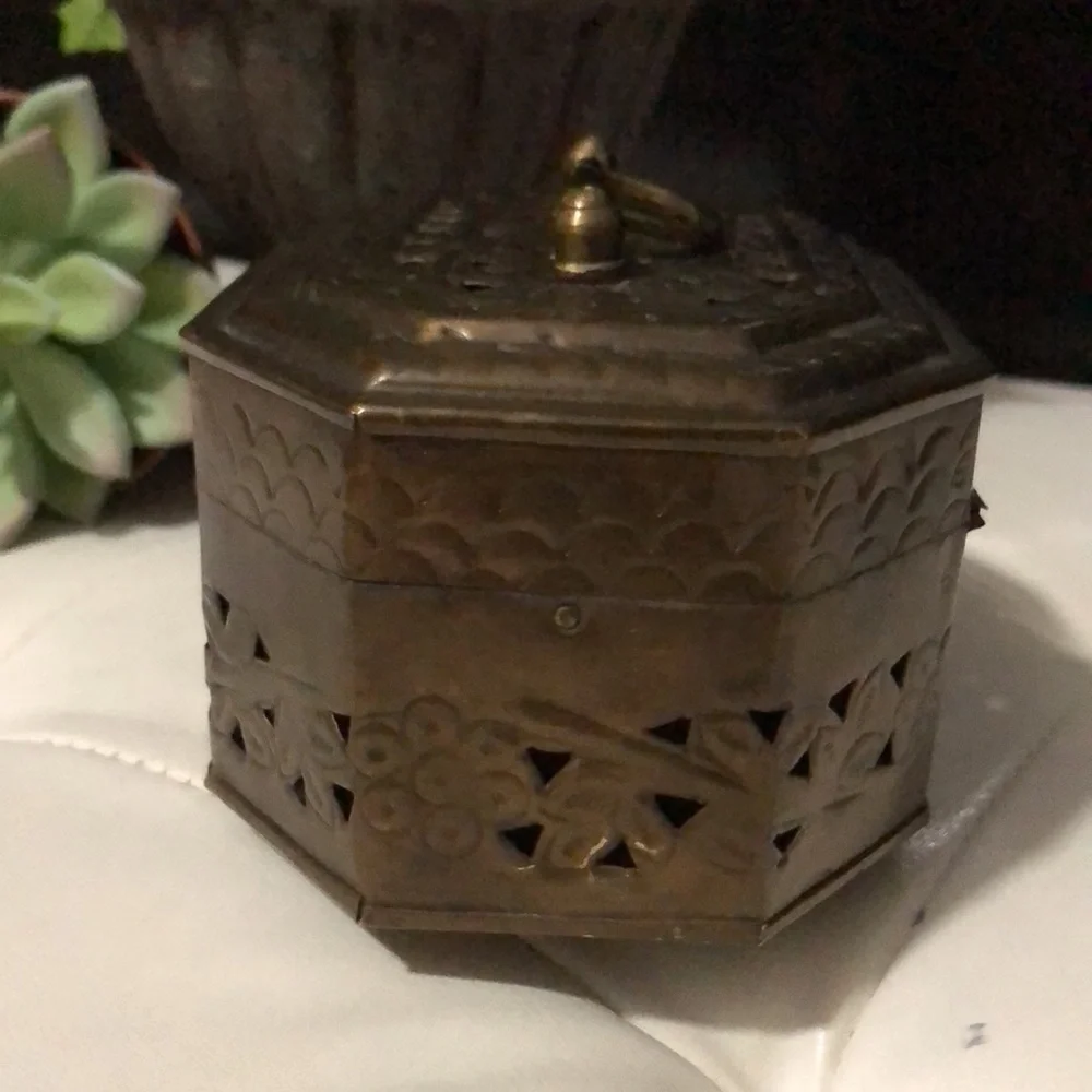 Vintage Brass Cricket Box-5x3.5x3